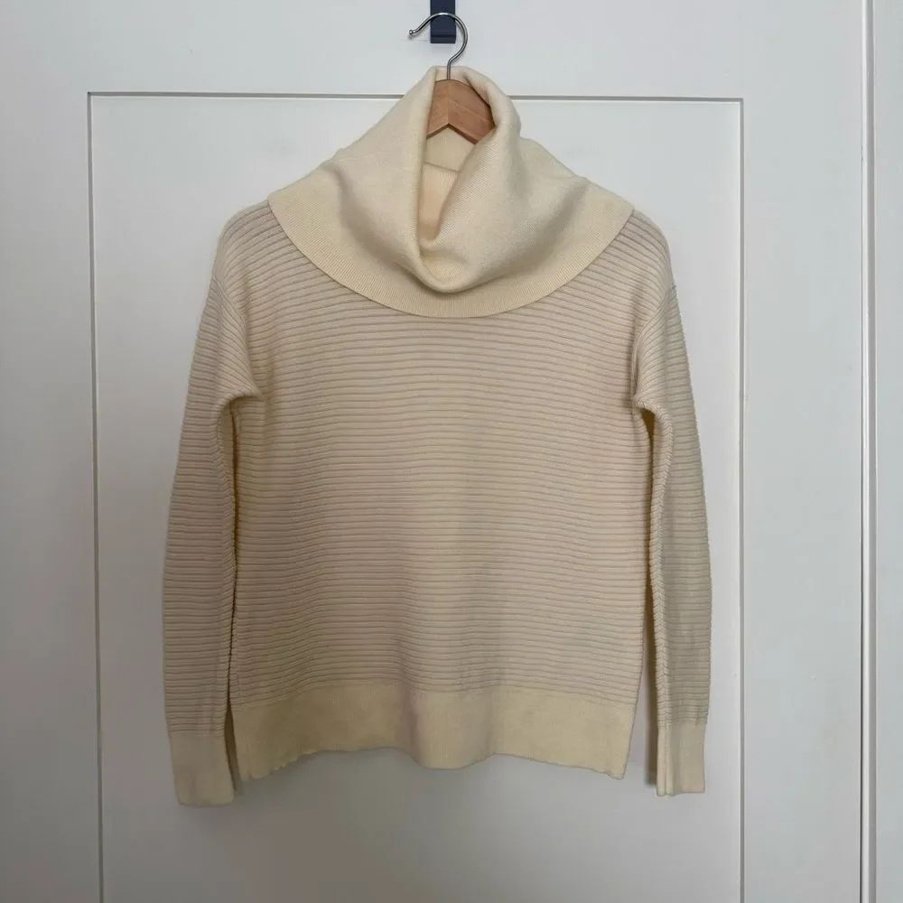 Club Monaco Sweater Womens Sz S Cream Links Funnel Neck 100% Wool Quiet Luxury